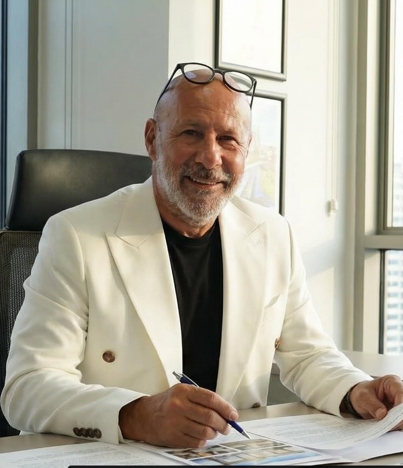 Profile photo of agent Vahan Agopyan